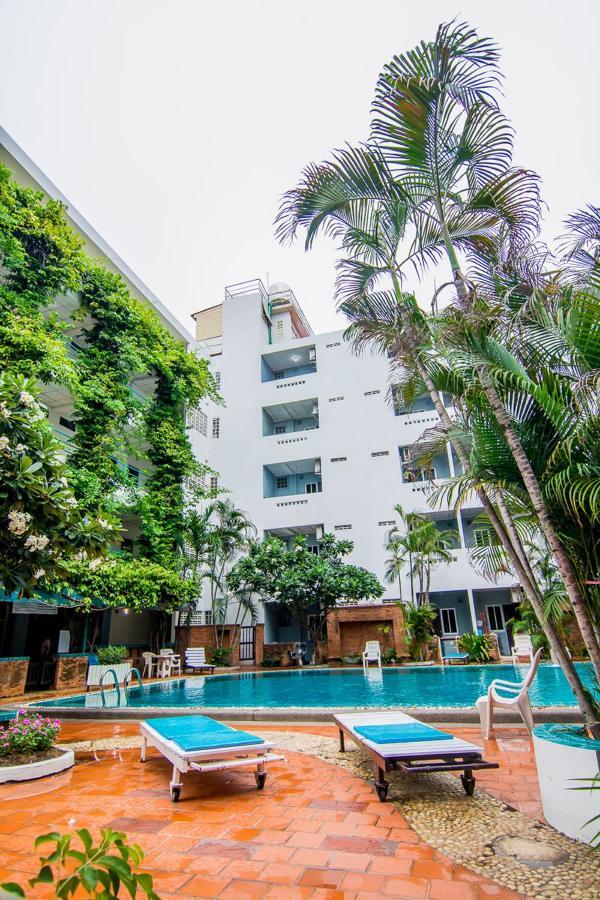 Hotel Sutus Court 7 Pattaya Zewnętrze zdjęcie