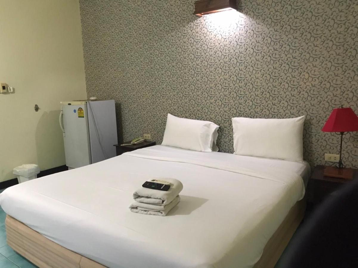 Hotel Sutus Court 7 Pattaya Zewnętrze zdjęcie