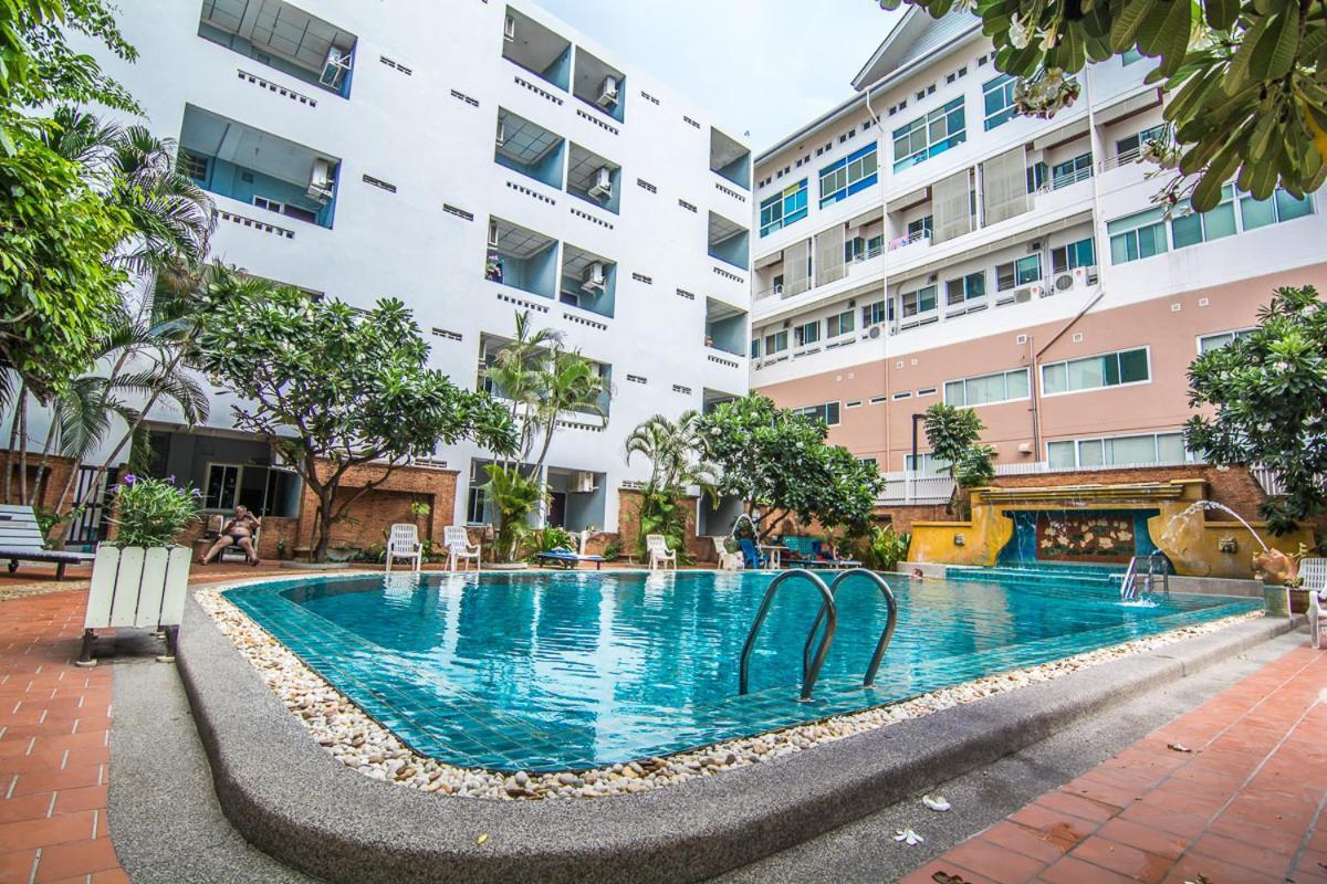 Hotel Sutus Court 7 Pattaya Zewnętrze zdjęcie