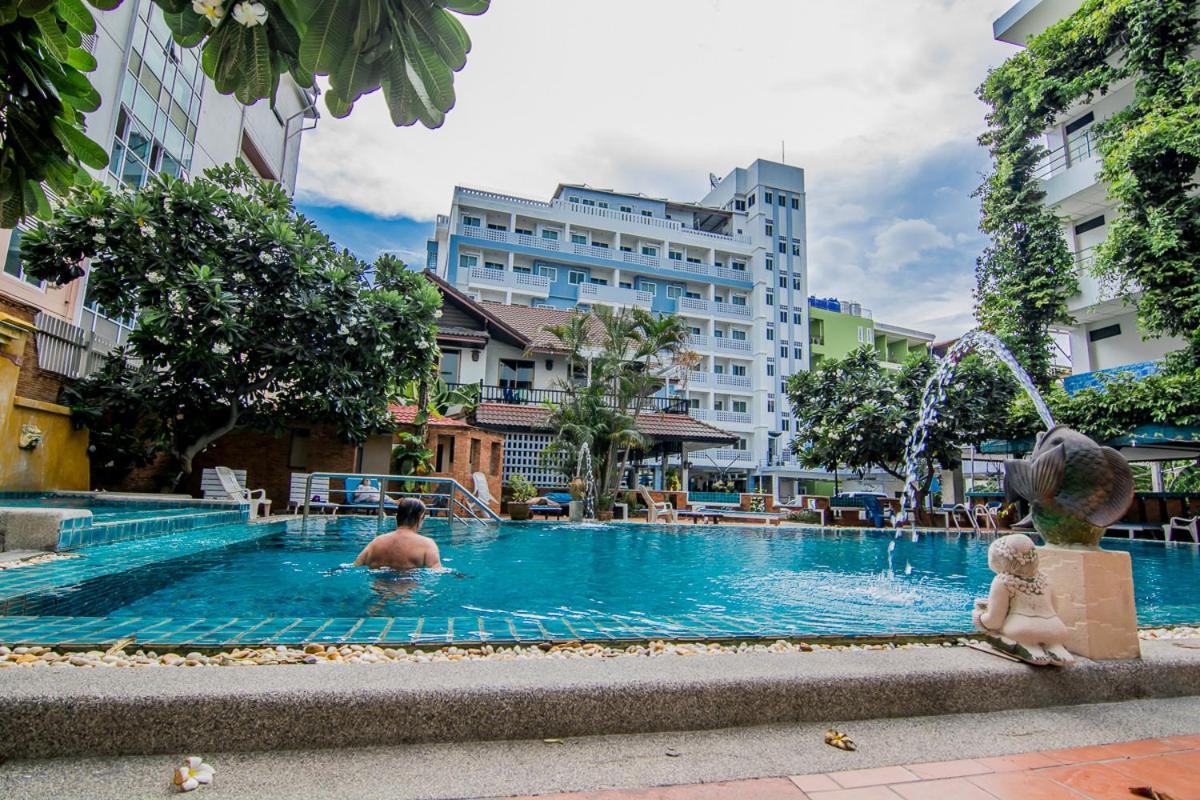 Hotel Sutus Court 7 Pattaya Zewnętrze zdjęcie
