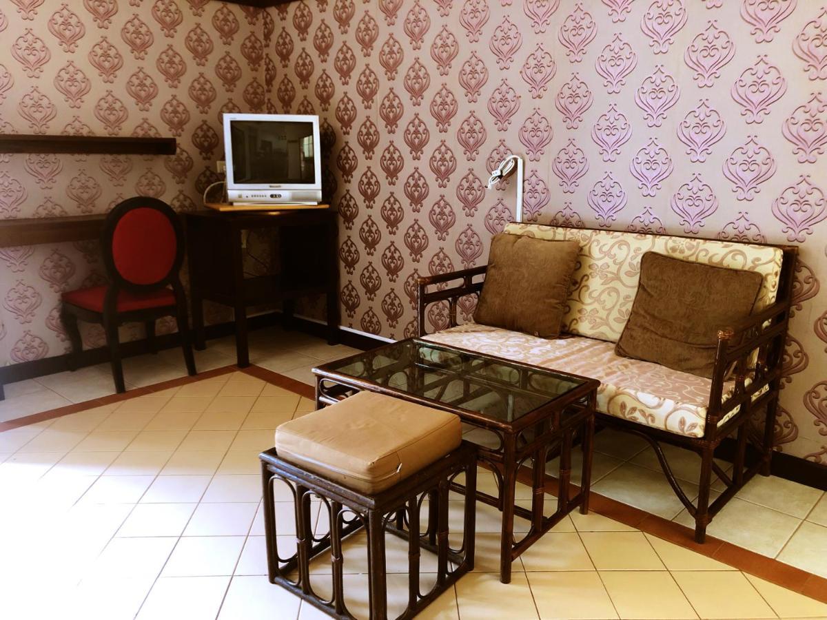 Hotel Sutus Court 7 Pattaya Zewnętrze zdjęcie
