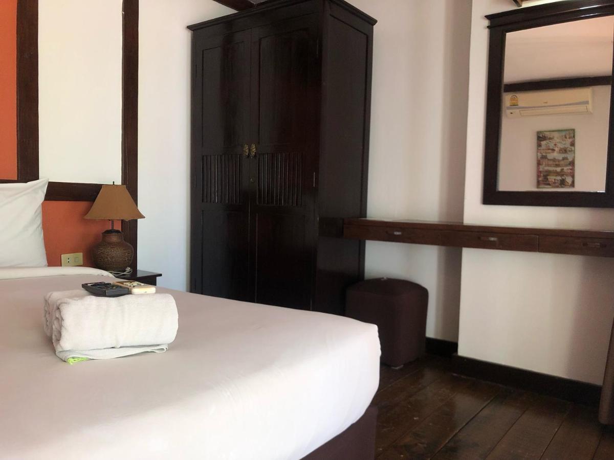 Hotel Sutus Court 7 Pattaya Zewnętrze zdjęcie