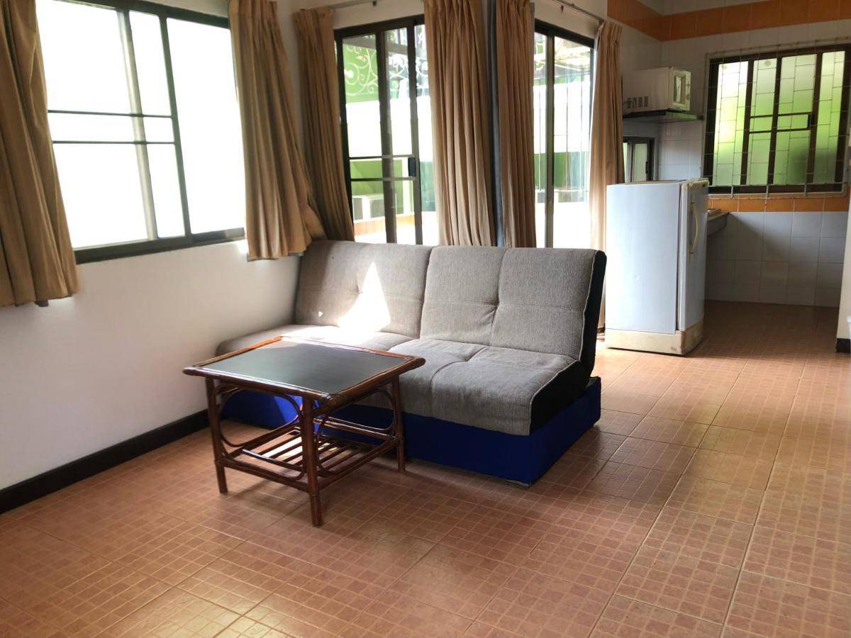 Hotel Sutus Court 7 Pattaya Zewnętrze zdjęcie